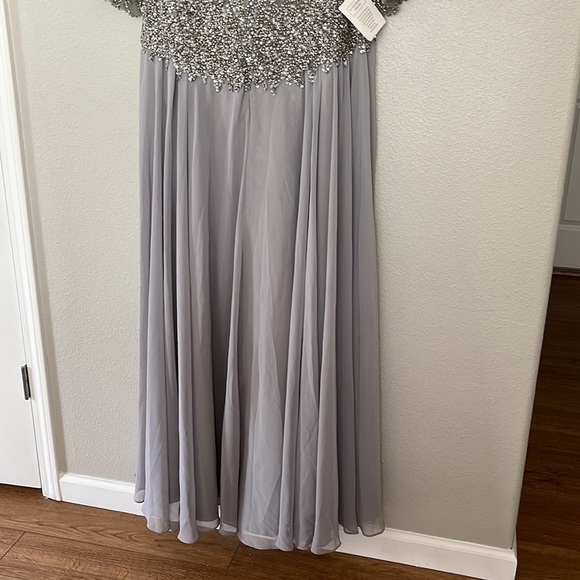 Elegant Gray Maxi Dress - Picture 10 of 16